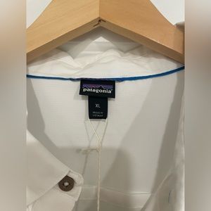 New with tags Men’s Patagonia button up